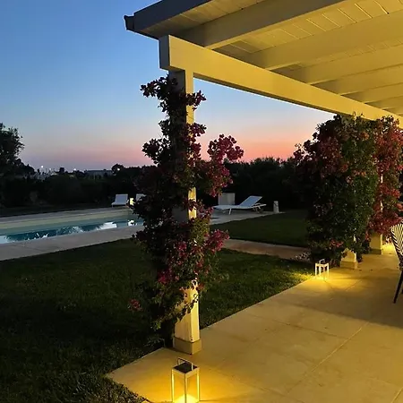 Luxury Mariachiara Villa