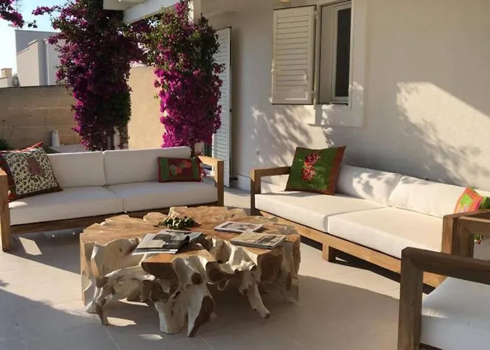 Luxury Mariachiara Villa *